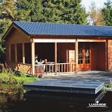 Rustikal Naturlich Und Irgendwie Skandinavisch Sieht Dieses Grosse Gartenhaus Am See Aus Ideal Um Dem Allta Tiny House Cabin Log Cabin Homes Little Log Cabin