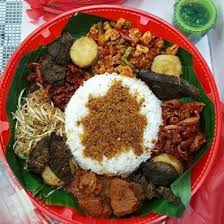 Masakan indonesia ini berupa daging berkuah hitam sebagai campuran bumbu khas yang menggunakan keluak. Gambar Nasi Rawon Minum Es Campur Presiden Prihatin Nasib Penduduk Miskin Presiden Peri Hati N Nasi N Per Duduk