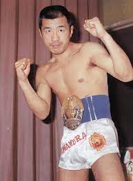 こんにちは。坊主です。 今回は、元キックボクサーの沢村 忠さんを取り上げます。 「真空飛び膝蹴り」の必殺技で一躍有名になった彼ですが、ここに来て突然の死去が報じられ世間の注目を集めています。 一体、死因は何だったのでしょうか？ 沢村 忠が肺がんで死去 沢村さんの死去につい. Fkjkrjoxiyfp M