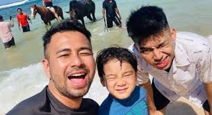 Beberapa artis yang pernah dipacari diantaranya laudya cynthia bella, aura kasih, tyas mirasih, yuni shara, bunga zainal, dan masih banyak lagi. Raffi Ahmad Jawab Kabar Keluarganya Tak Suka Dengan Kehadiran Dimas