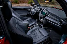 Manual and automatic car transmissions. New Vehicles Are Bringing Fun And 3 Pedals Back To Drivers Abc News
