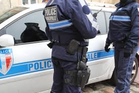 En france, 310 autres maires ont le même prénom que le maire de provins, olivier et 1819 autres maires ont un métier similaire, cadres de la fonction publique. Seine Et Marne Provins Veut Armer Sa Police Municipale Profession Gendarme