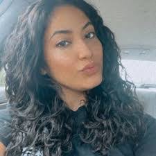 Vanessa Beas's Instagram, Twitter & Facebook