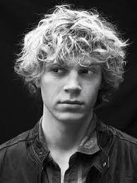 Evan Peters wins Best Actor for Monster: The Jeffrey Dahmer Story.  #GoldenGlobes