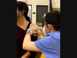 Here you may find the specifics for jewel osco highland park, il, including the store hours, store location, phone number and more important information. In Partnership With Ccsd21 Jewel Osco Vaccinates 1 600 Plus Buffalo Grove Il Patch