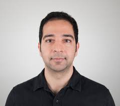 Deficient sanitation increases the risk of animal spread diseases in slums 