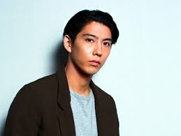 俳優の賀来賢人 photo by スポニチ 俳優の賀来賢人（31）が8日放送のtokyo fm「賀来賢人 suzuki kento's club」（月～木曜後4・50）に出演し、子供との. è³€æ¥è³¢äºº å¤‰è£…ã—ã¦å‹äººã«æŽ¥å®¢ã—ã¦ã‚‚ãƒãƒ¬ãš ãƒ•ã‚¡ãƒ³æ„Ÿå¿ƒ ã¾ã•ã«ã‚«ãƒ¡ãƒ¬ã‚ªãƒ³ä¿³å„ª 2019å¹´8æœˆ11æ—¥ ã‚¨ãƒ³ã‚¿ãƒ¡ ãƒ‹ãƒ¥ãƒ¼ã‚¹ ã‚¯ãƒ©ãƒ³ã‚¯ã‚¤ãƒ³
