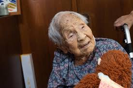 Last week, Ken Weeks officially broke the record as the oldest Australian  man ever at age 111. His secret to longevity? Heinz Baked Beans! To  celebrate his longevity, @heinz created a custom