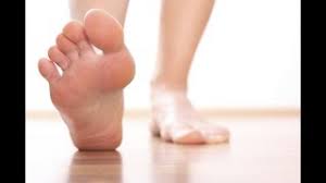 ما أسباب برودة القدمين youtube