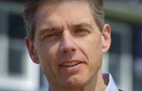 Three-time Webber opponent endorses him