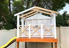 Welches kind träumt nicht davon, sein eigenes reich in den baumwipfeln zu besitzen? Bauanleitung Stelzenhaus Fur Kinder Mit Dach Und Rutsche Stelzenhaus Stelzenhaus Selber Bauen Spielhaus Selber Bauen