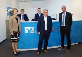 Oracle enterprise manager ops center 12c. 12 03 2021 Ein Besonderes Und Noch Ein Besonderes Jubilaum Vr Bank Landsberg Ammersee Eg