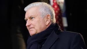 Bill Sweeney: RFU chief executive survives no-confidence vote at special  general meeting