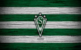The match is a part of the primera division. Herunterladen Hintergrundbild Santiago Wanderers Fc 4k Logo Chilenische Primera Division Fussball Fussball Club Chile Santiago Wanderers Holz Textur Fc Santiago Wanderers Mit Einer Auflosung Zu Uberwachen 3840x2400 Bilder Auf Dem Desktop
