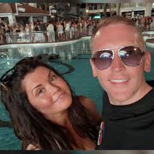 Has anyone had any successes with a message or treatment for plantar  fasciitis? I'm doing the prescribed exercises but it seems to be making it  worse