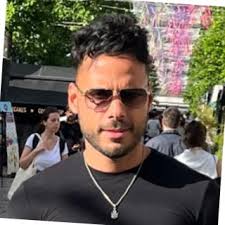 Daniel Roscoe Email & Phone Number