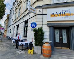 Amici excels in providing variety of #digitalmarketing services & courses. Willkommen Bei Amici Ristorante Amici