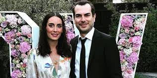 2013'ten itibaren birgün'de köşe yazarıdır. Melisa Sozen In Sevgilisi En Az Kendisi Kadar Unlu Olay Gazetesi Bursa
