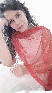 " To me, beauty is natural beauty "🌷, It's nice to just embrace the  natural beauty within you💕 Being natural is incredibly empowering for  women because it's just who you are... 💕💕💕, ., ., ., ...