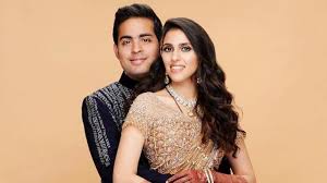 Seit 2008 besteht unser ladengeschäft in leipzig. Meet The New Mr And Mrs Ambani Akash Ambani And Shloka Mehta Are Stunning In First Wedding Portrait Lifestyle News