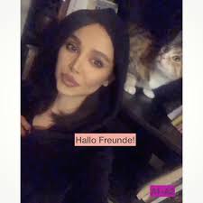 Roxana Sadighian (@sags_auf_deutsch) • Instagram photos and videos