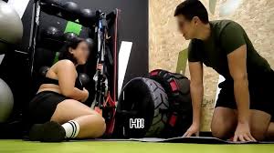 I met her at the gym and we ended up having rough sex - XNXX.COM