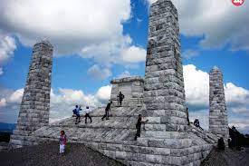 Maybe you would like to learn more about one of these? Tip Na Vikend Mohyla Laka Na Prekrasny VyhÄ¾ad I Zavan Historie