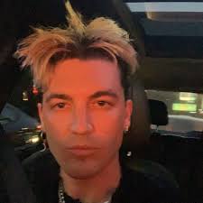 Kellie (@kelliewoodin)