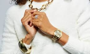 Tarnish gives jewelry a poor, dirty appearance and leaves an unattractive film on the surface of the jewelry that can rub off on your skin. 5 Ways To Compare Gold Jewelry Vs Silver Jewelry Overstock Com