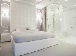Chambre avec salle de bain. Appartement Moderne Au Design Epure En Blanc A Varsovie Vivons Maison