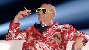 Si diploma all'istituto alberghiero e, negli anni '80, approda in radio come imitatore. Giorgio Panariello Prende In Giro Barbara D Urso Con Sirvano A Panariello Sotto L Albero Video Archivio Biccy It