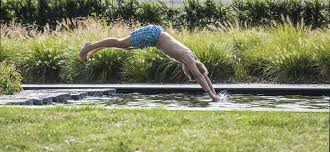 Piscine Naturelle Prix Avantages D Une Piscine Sans Chlore Monbassin Com