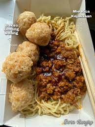 Born Hungry Mie Rica Kejaksaan Lebensmittel Essen
