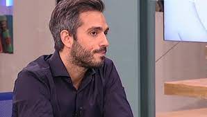 Διαθεσιμότητα νέες κυκλοφορίες πωλήσεις 12μήνου. O Giwrgos Tsoylhs Afhnei Toys Paroysiastes Me To Stoma Anoixto Se 3 Mhnes Exasa 36 Kila Freegossip