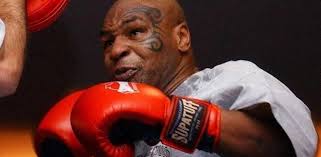 'sparring' con un campeón el exjugador del atlético de madrid sigue practicando y mejorando en su otra gran pasión, el boxeo. Tyson Confirma Su Vuelta Al Ring Con Fines Solidarios