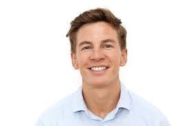 Brett Morton's Instagram, Twitter & Facebook