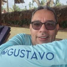 Andrea Hector's Instagram, Twitter & Facebook