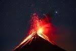 Meteorito cae sobre el volcán activo merapi el gran merapi reinaba la noche de la ciudad de yogykarta cuando una bola luminosa encendió el cielo hasta desaparecer cerca del cráter. Apocalipsis Meteorito Cae Dentro De Un Volcan Activo Asi Se Vio Video Heraldo Usa