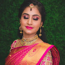 Wow she is super gorgeous ❤️❤️❤️@dayanandpallavi . Sometimes all you can do  is locking your eyes