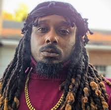 A Real Man gone pay her rent even if she got a man living with her💯