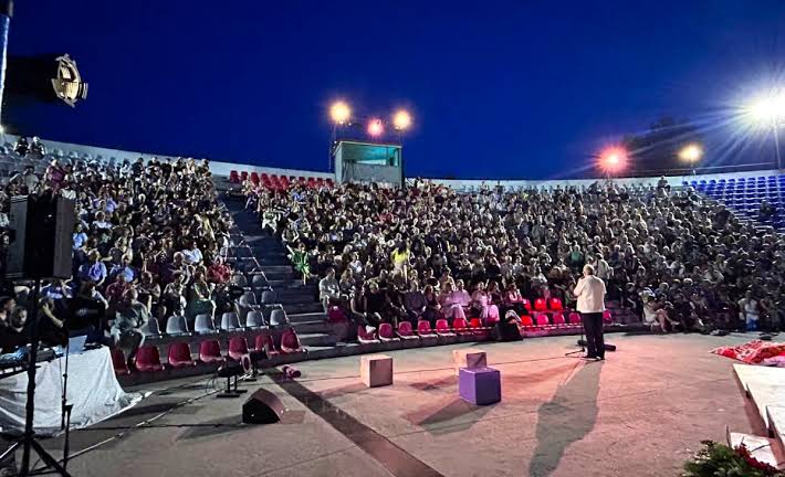 ΔΗΠΕΘΕ Σερρών: Δυναμικό ξεκίνημα για τις «Νεφέλες» του Αριστοφάνη |  OMIKRON24.gr