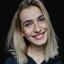 Iris Nagel's Instagram, Twitter & Facebook