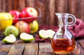 Il modo migliore per beneficiare di tutte le sue proprietà è quello di diluirne un cucchiaio (20 ml) in un bicchiere d'acqua. Aceto Di Sidro Di Mele Da Utilizzare In Cucina O Come Rimedio Naturale