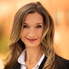 Amanda Mcmillan's Instagram, Twitter & Facebook