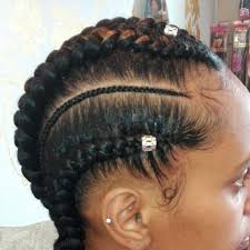 Aus kopfhaut zöpfe unterscheiden sich von kopfhaut zöpfe, weil sie weg von der kopfhaut geflochten sind und häufig bei den nacken beginnen. Cornrows Cornrolls Magrets Afro Friseursalon