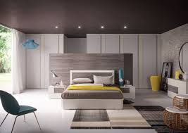 Le camere da letto moderne prezzi outlet da noi disponibili, sono caratterizzate da un design lineare e semplice, ma di grande effetto. Camera Da Letto Matrimoniale Chloe Arredo Mobili Outlet