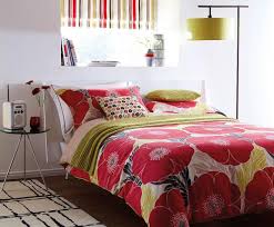 كيفية وضع سرير بشكل صحيح في غرفة النوم تصميم حيث من الأفضل وضع على fenushuyu