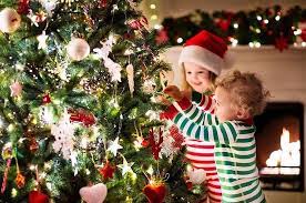 Seperti apa sejarah pohon natal dan dari mana asal mulanya hingga kini populer? Jelang Natal 2018 Intip 5 Pohon Natal Terbesar Di Dunia Ada Yang Tingginya Capai 84 Meter