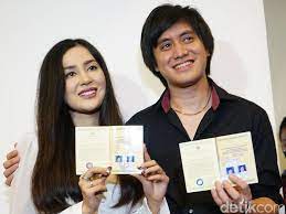 Welcome to my personal channel. Cerita Malam Pertama Kevin Aprilio Dengan Vicy Melanie