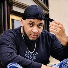 Travis Hettinger's Instagram, Twitter & Facebook